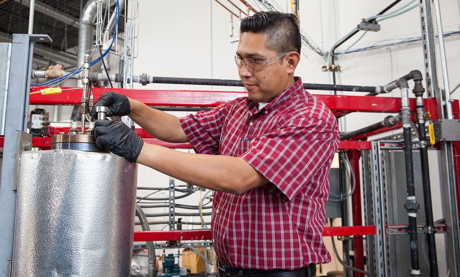 Abel from OxEon Energy Installing Reformer